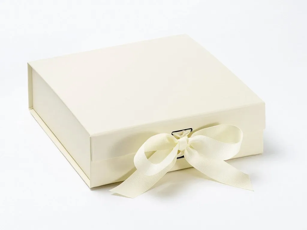 Medium Ivory Luxury Gift box with magnetic closure, and choice of ribbon (12)