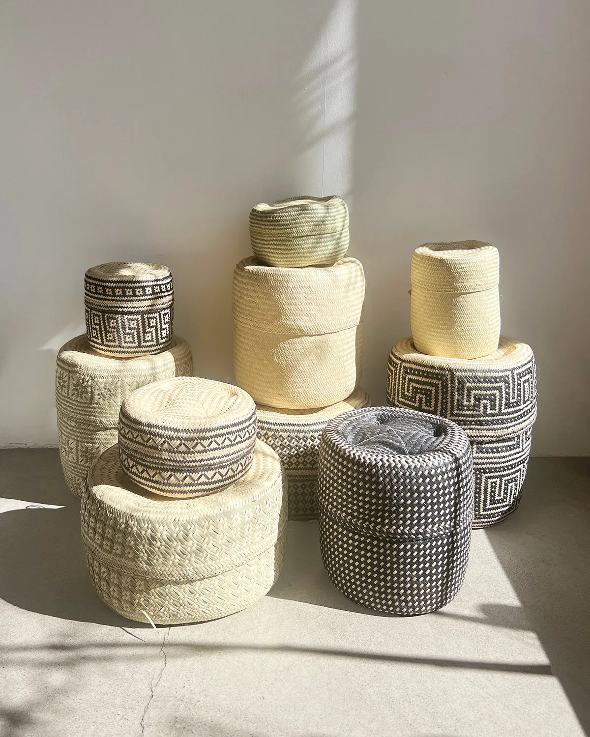 Natural Woven Palm Baskets with Lid